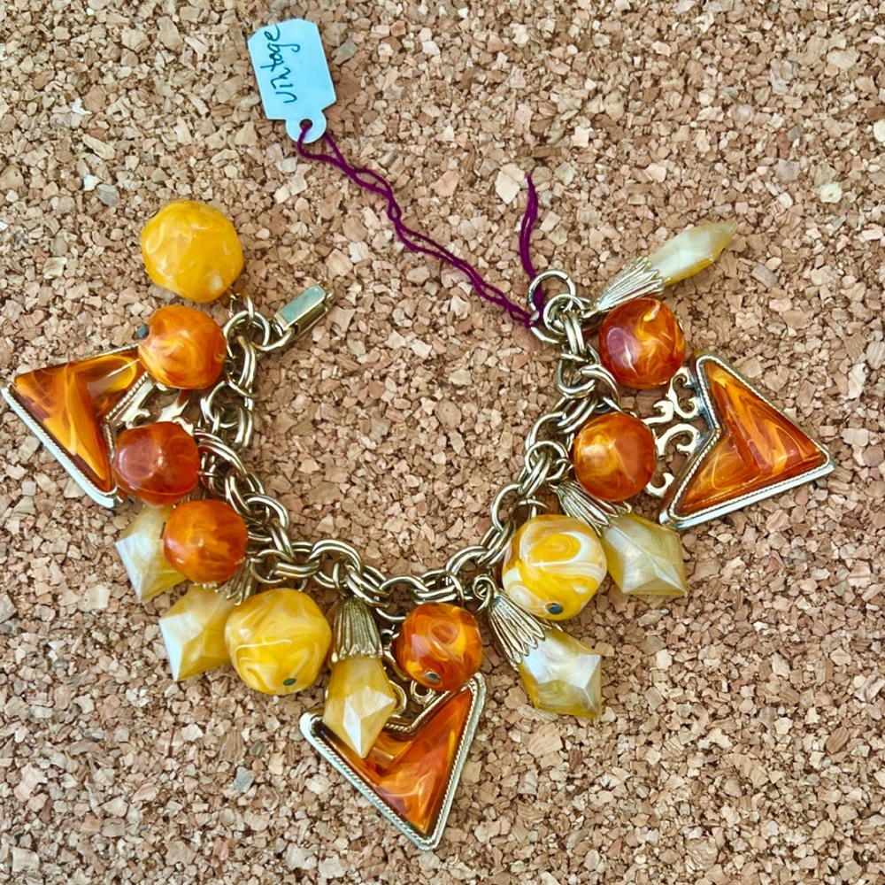 Vintage Vibrant Orange and Yellow bangle Bracelet
Costume jewelry